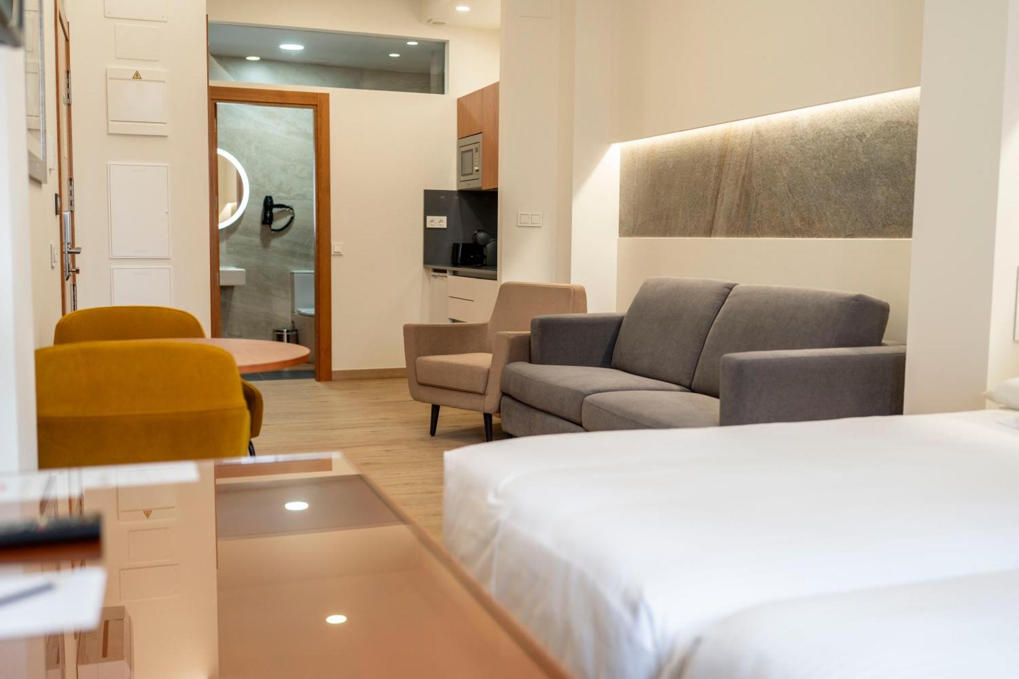 Torreluz Suites Almería Exterior photo